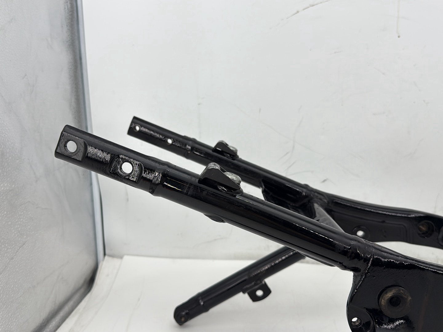 17 Harley Road Glide Touring FLTRXS OEM Rear Back Sub Frame Rail Bar 48079-09BHP