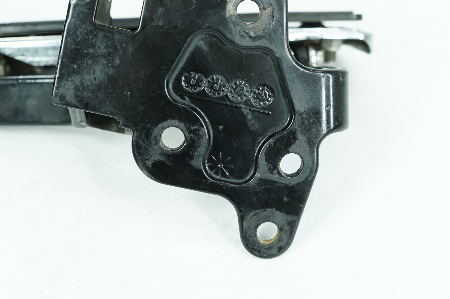 1999 - 2006 Harley-Davidson Softail Fat Boy Left Driver 1 Floorboard Foot Rest  	33630-00A
