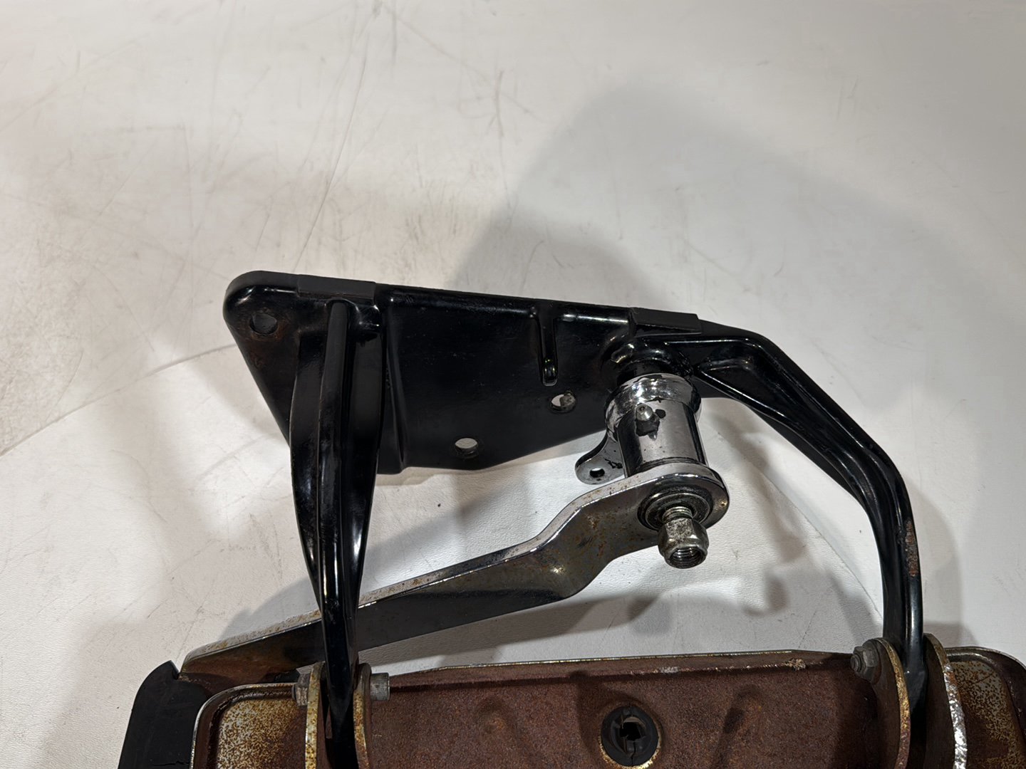 1986 - 1998 Harley-Davidson Softail Heritage Classic Right Driver 1 Floorboard Foot Rest 42431-87A , 42407-87C