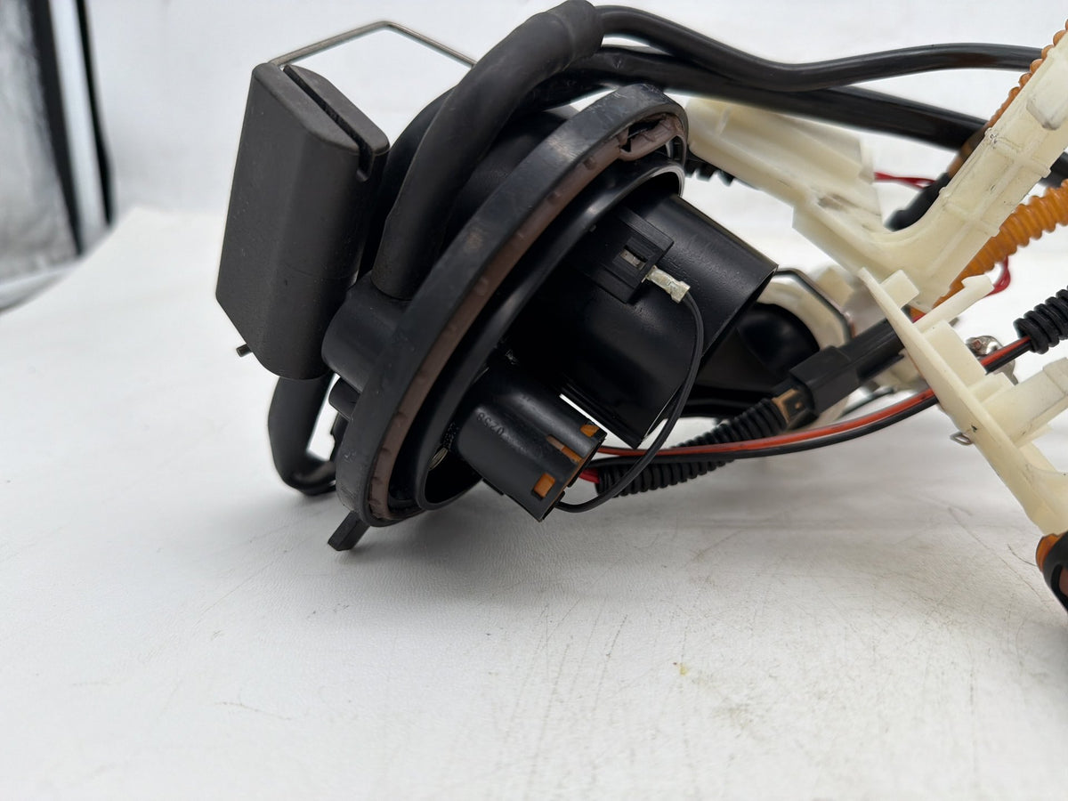 10 Harley Electra Glide Touring Ultra OEM Fuel Pump Gas Gasoline Petrol Sending