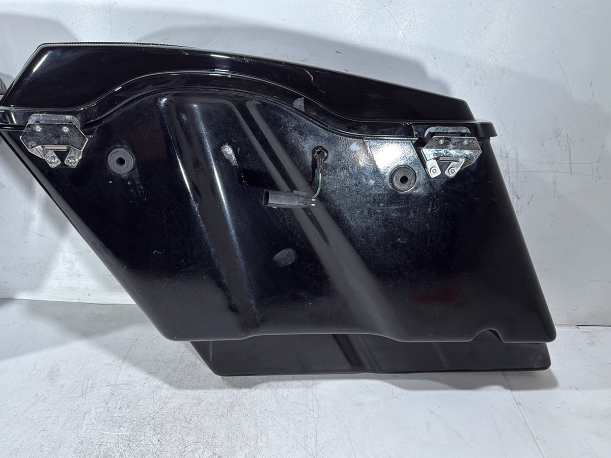 2010 Harley Street Glide Touring FLHX OEM Left Right Saddlebags Luggage NOKey