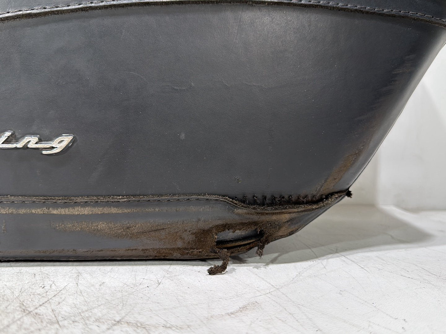 2004 Harley Road King Touring Custom FLHRSI OEM Rear Left Right Saddlebags Luggage Leather