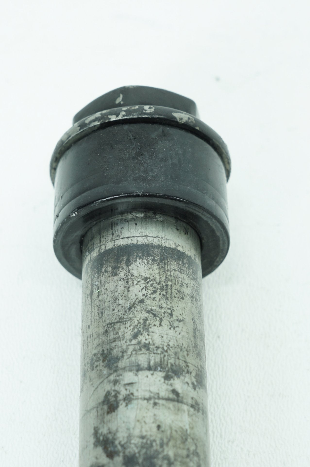 2007 - 2017 Harley-Davidson Dyna Low Rider Rear Wheel Axle Bolt Shaft 41114-08