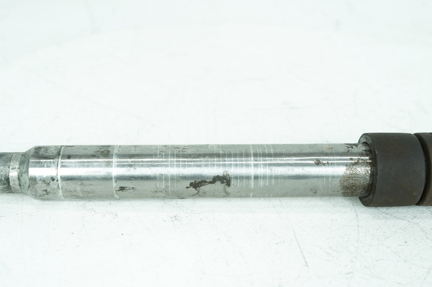 1999 - 2006 Harley-Davidson Touring Electra Glide Front Wheel Axle Bolt Shaft 43364-00