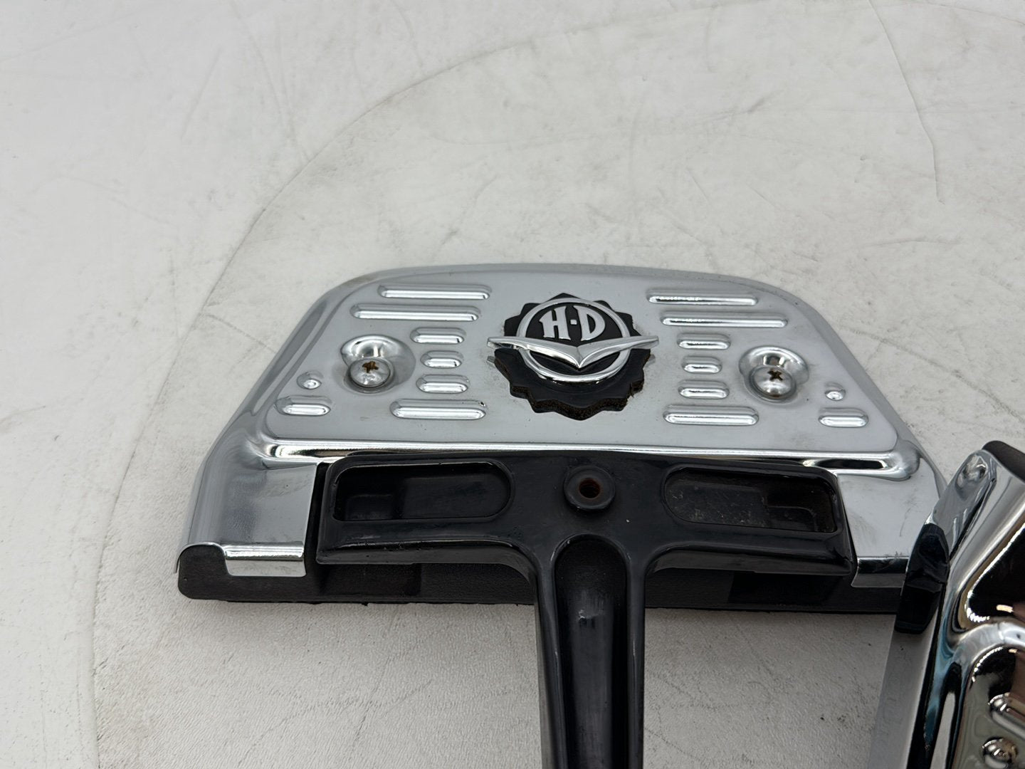 1999 - 2006 Harley-Davidson Touring Electra Glide Ultra Left & Right Passenger Floorboard Foot Rest 50606-86A