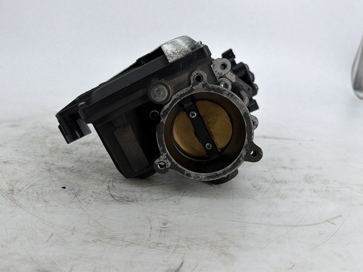 2019 Harley Touring FLHT Electra Glide OEM Engine Intake Manifold Throttle Body