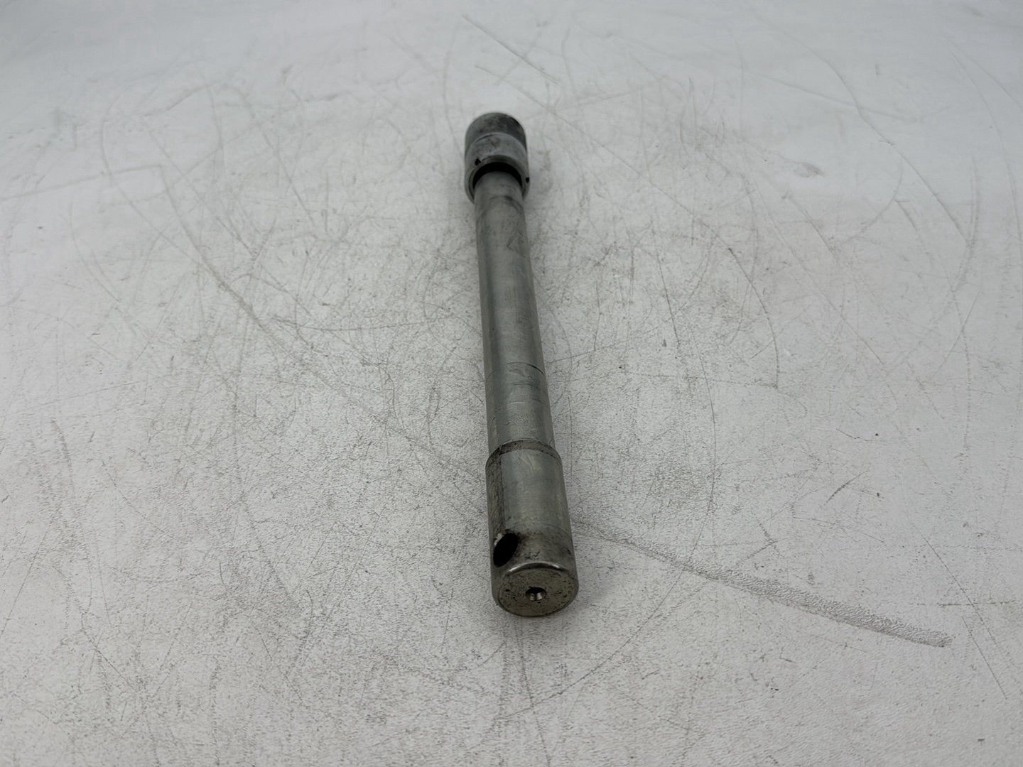 2005 Harley Electra Glide Touring Ultra FLHTCUI OEM Front Wheel Axle Bolt Shaft
