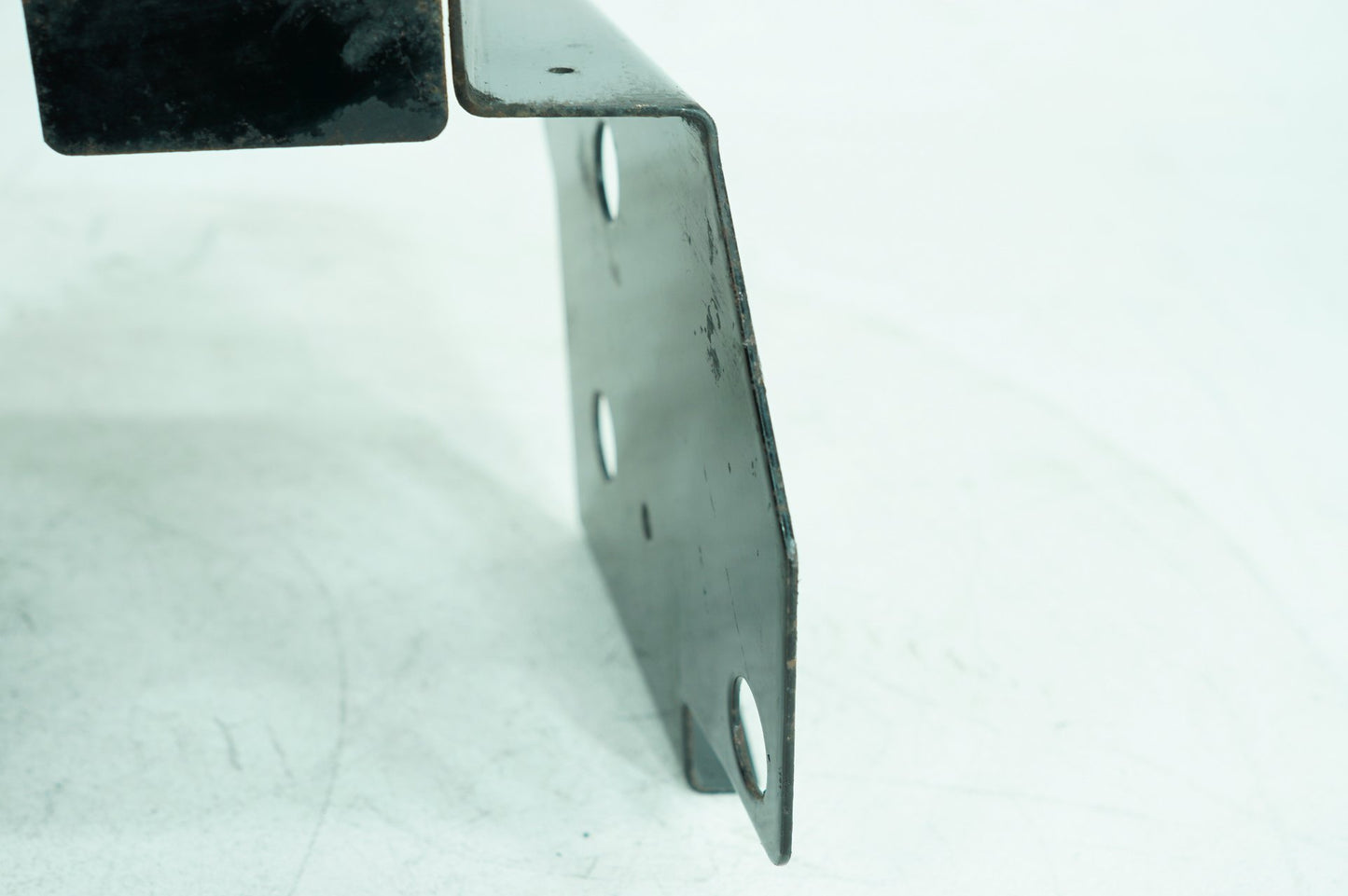 2007 - 2011 Harley-Davidson Touring Street Glide Battery Tray Bracket Holder Carrier 66281-02A