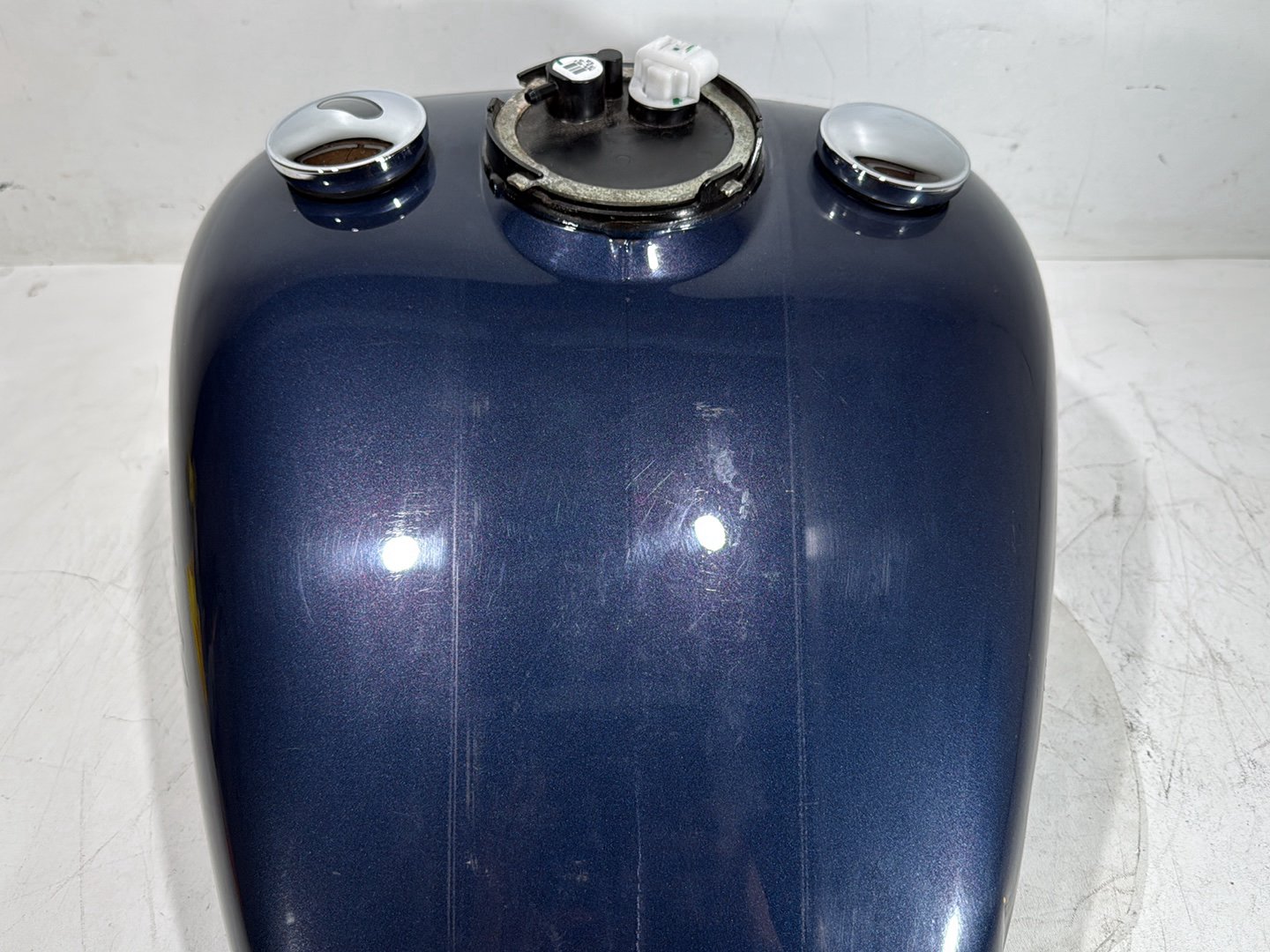 2008 Harley Road King Touring FLHR OEM Fuel Gas Tank Gasoline Reservoir