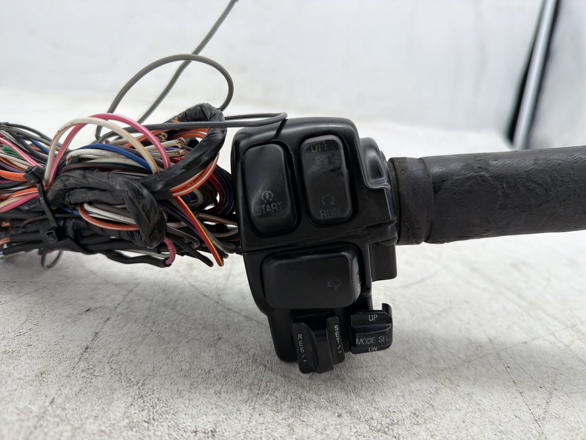 2010 Harley Electra Glide Touring OEM Right Engine Start Kill Switches Controls