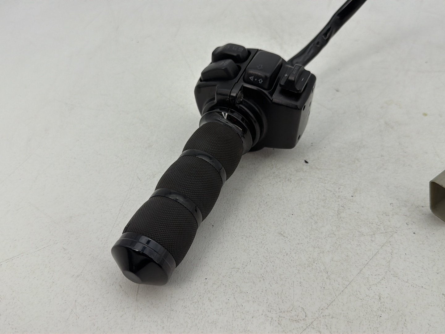 2007 - 2012 Harley-Davidson Touring Street Glide Left Turn Signal Headlight Switches Controls w/ Hand Grip