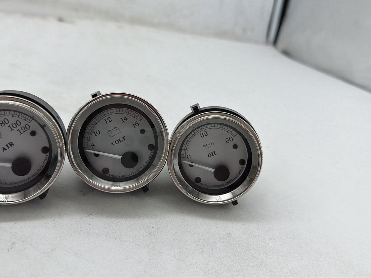 2007 Harley Street Glide Touring FLHX OEM Air Oil Volt Fuel Tacho Speedo Gauges