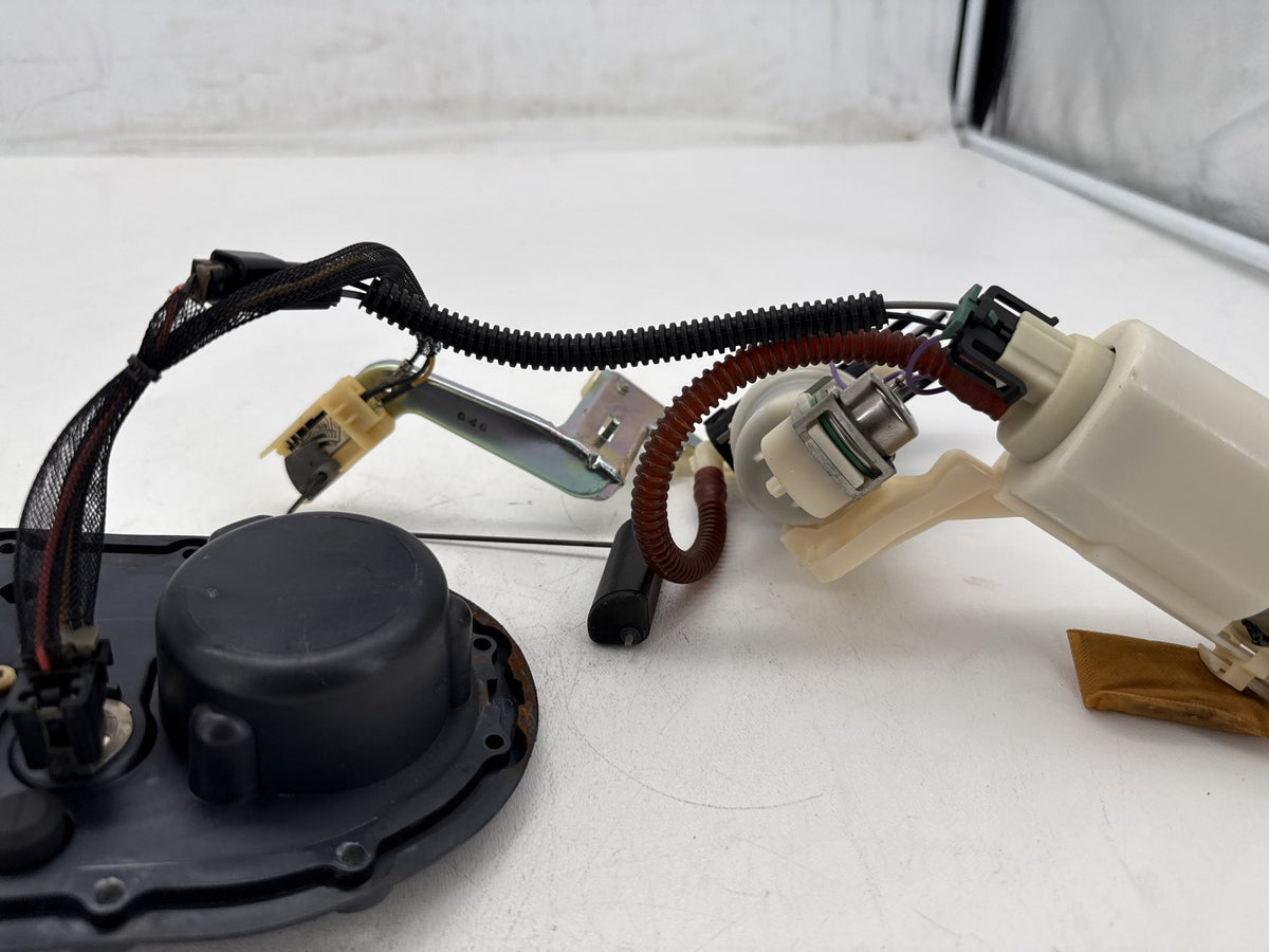 2014 Harley Dyna Switchback FLD OEM Fuel Pump Gas Gasoline Petrol Sending