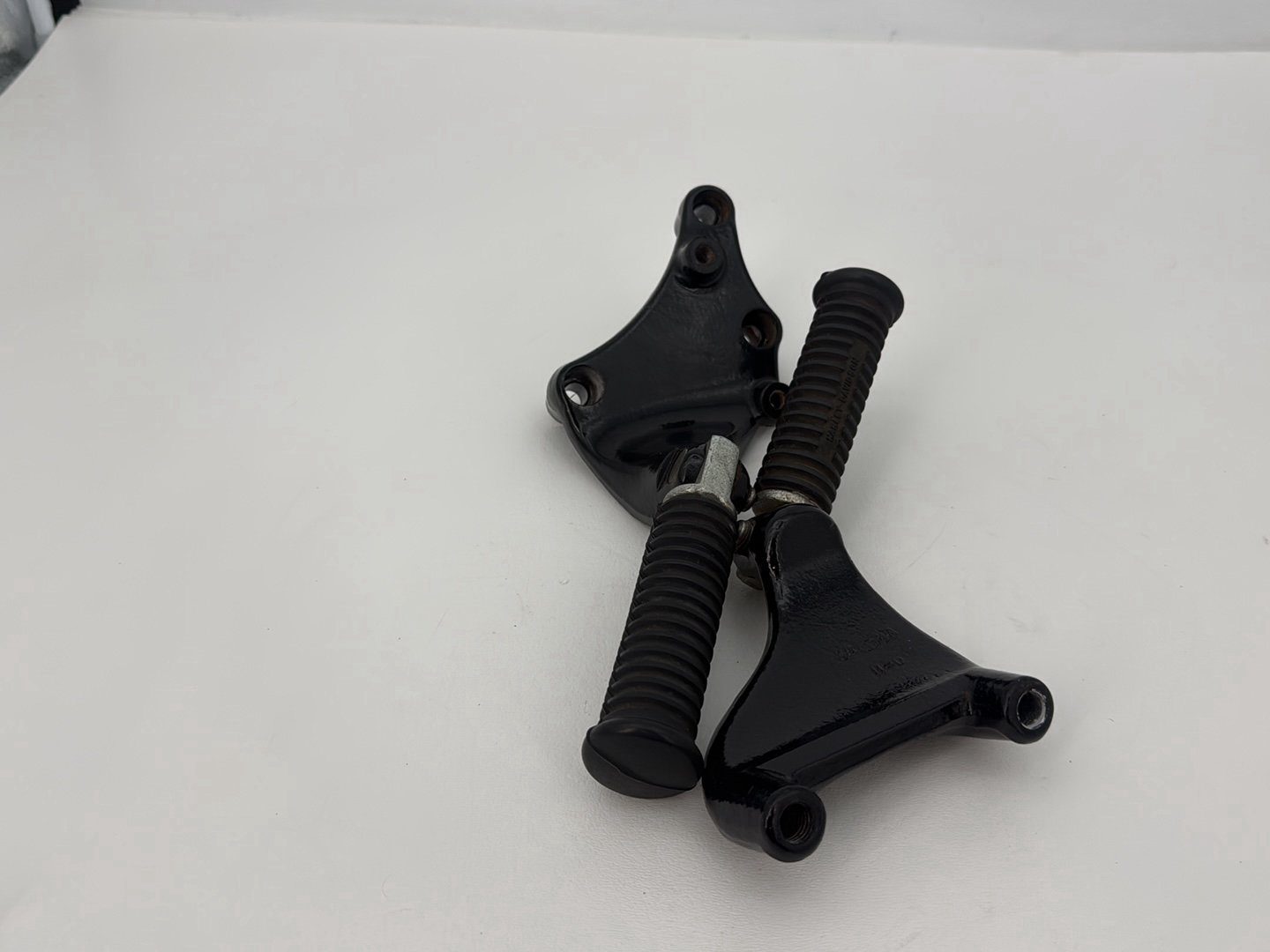 2014 Harley Sportster XL883L 883 SuperLow OEM Passenger Left & Right Foot Pegs