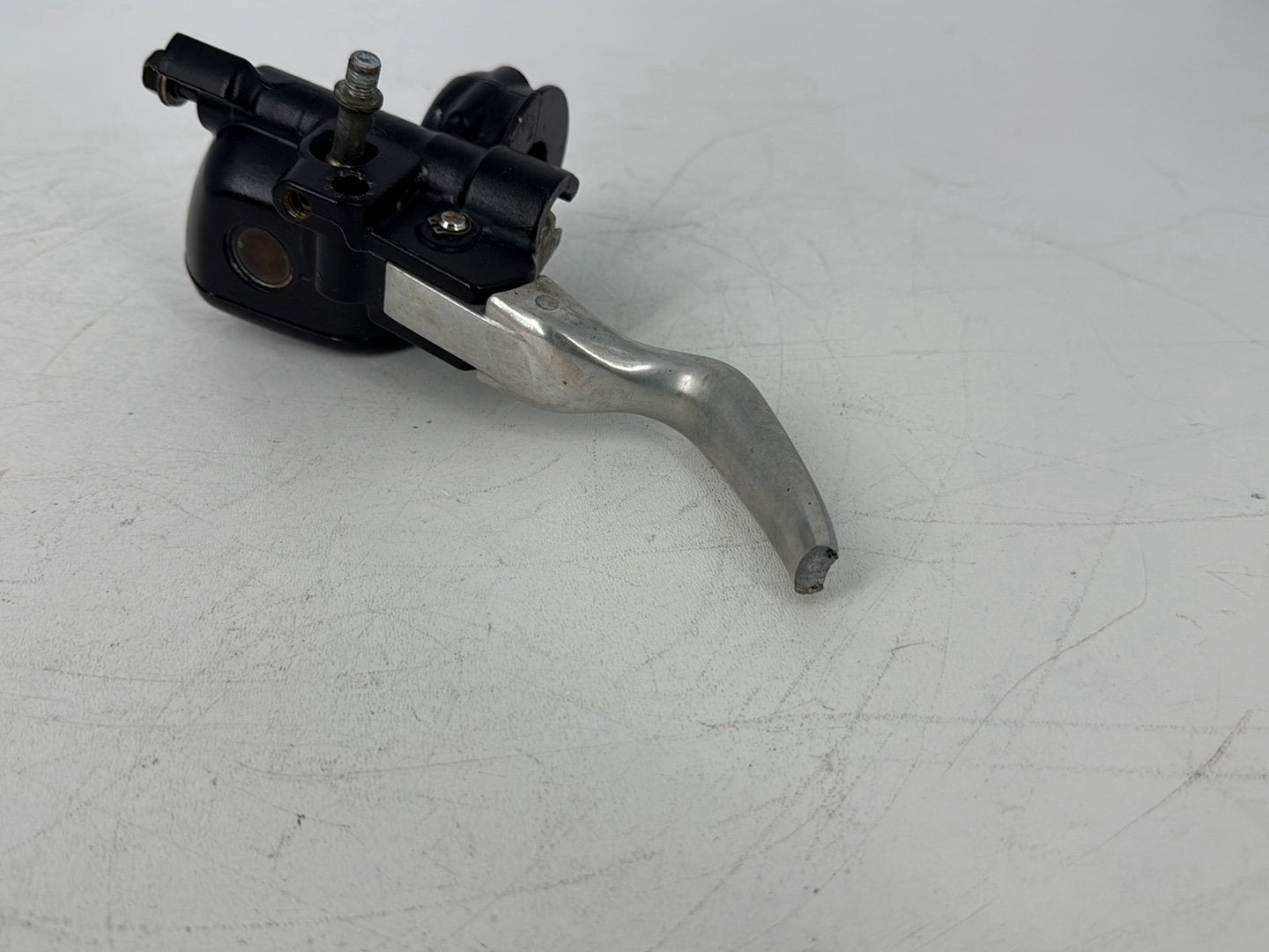 2005 Harley Sportster XL883C 883 Custom OEM Front Right Brake Lever Master Cylinder