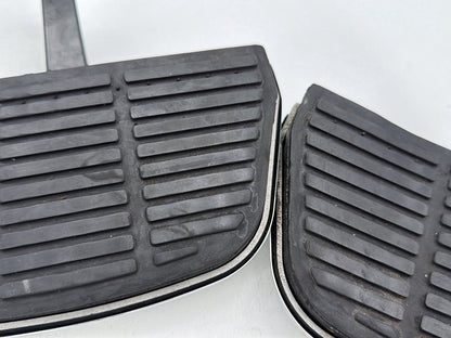 2003 Harley Road King Touring FLHRCI Classic OEM Left & Right Passenger Floorboard Foot Rest