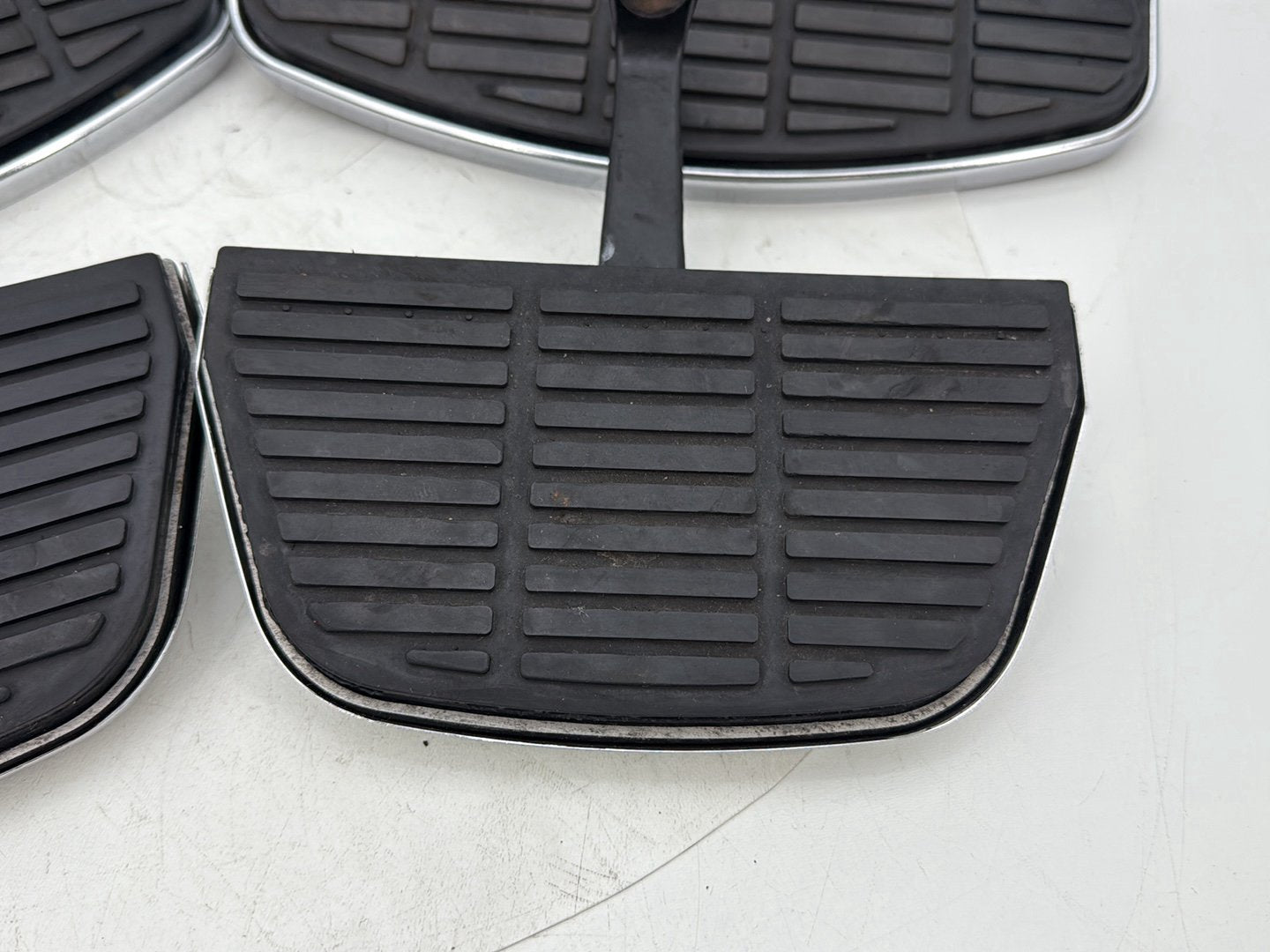 95 Harley Electra Touring Classic Left Right Driver &amp; Pass Floorboard Foot Rest