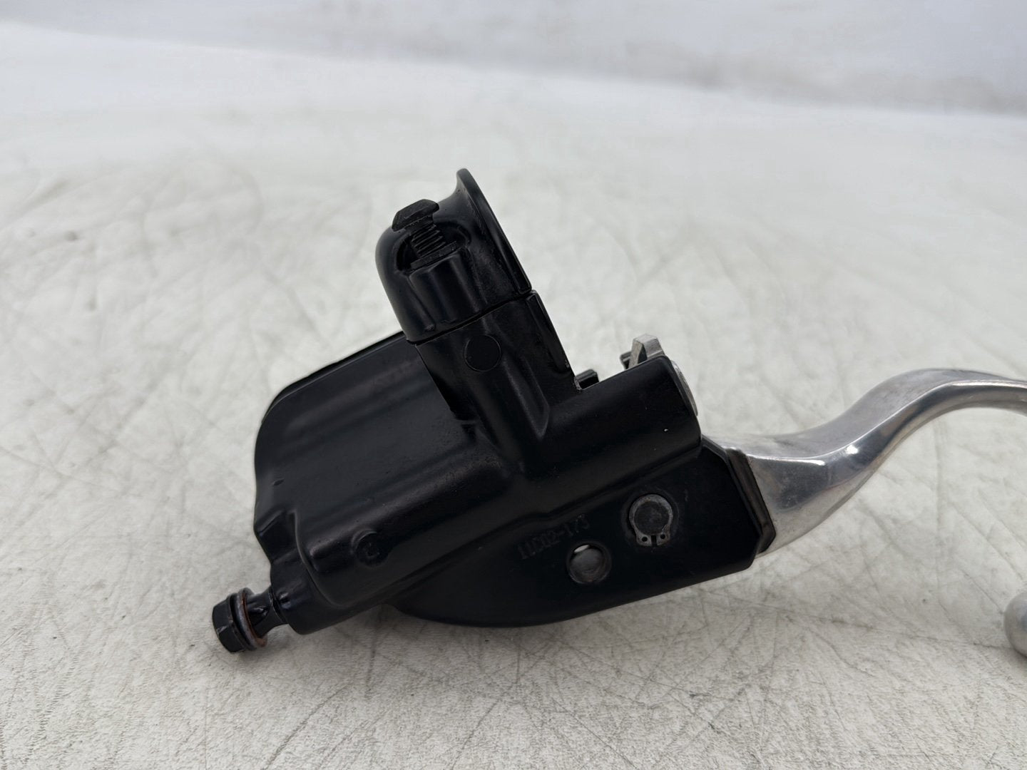 2011 Harley Street Glide Touring FLHX OEM Front Right Brake Lever Master Cylinder