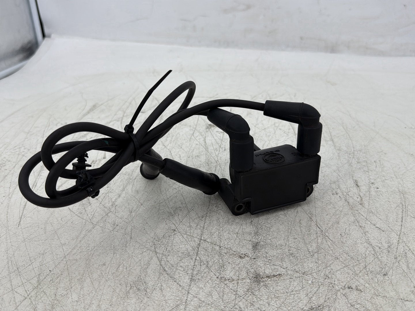 2016 Harley Road King Touring FLHR OEM Ignition Coil Spark Plugs Cable