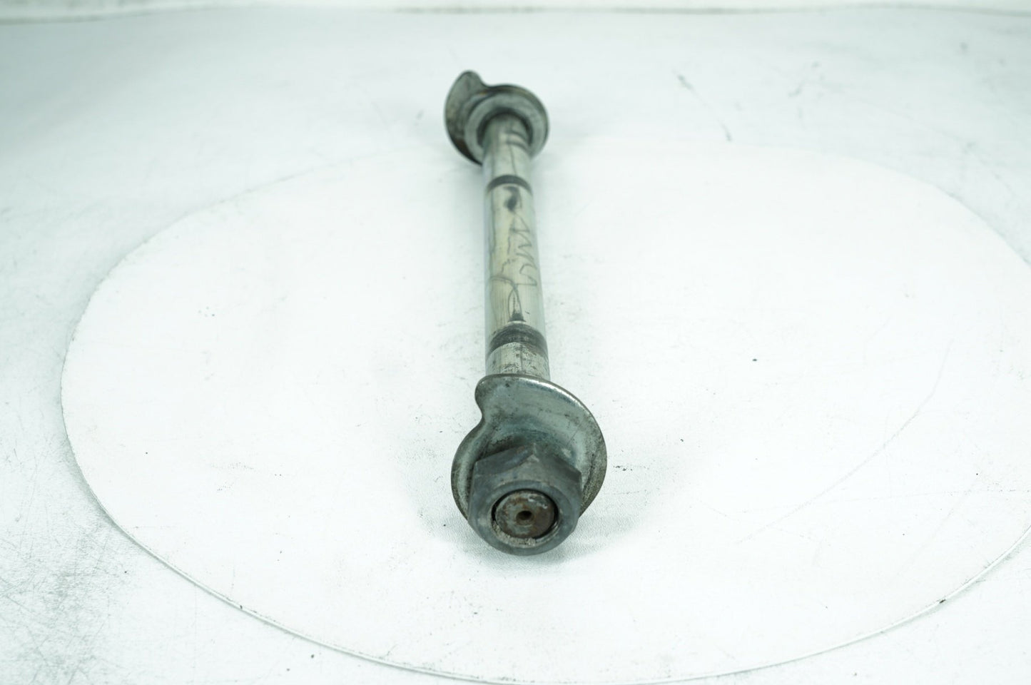 2008 - 2016 Harley-Davidson Touring Electra Glide Ultra Rear Wheel Axle Bolt Shaft 41056-09