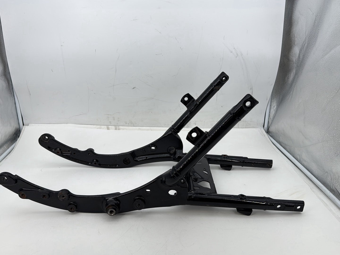 2013 Harley Street Glide Touring FLHX OEM Rear Back Sub Frame Rail Bar 48079-09BHP