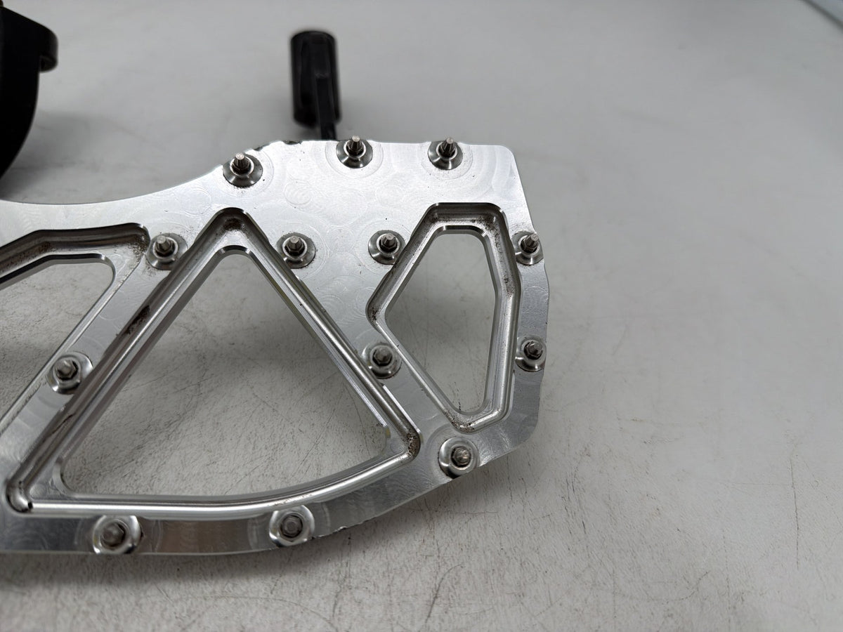 2011 Harley Electra Touring Police Right Driver 1 Floorboard Foot Rest Billet