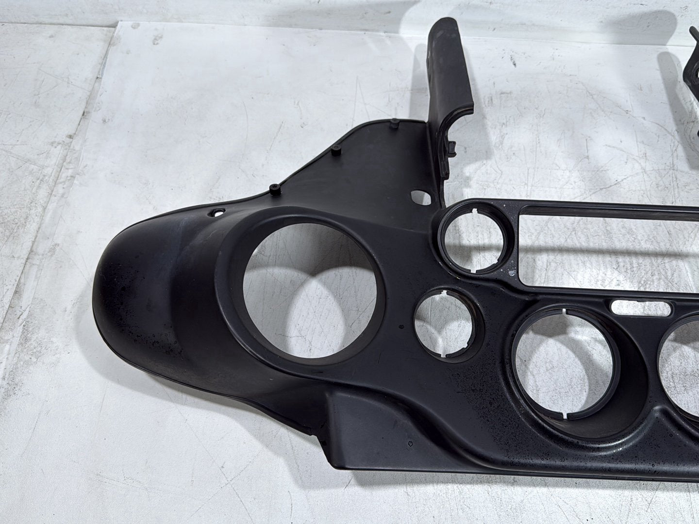 2006 Harley Touring FLHTCI Electra Glide Classic OEM Front Inner Batwing Fairing Cover
