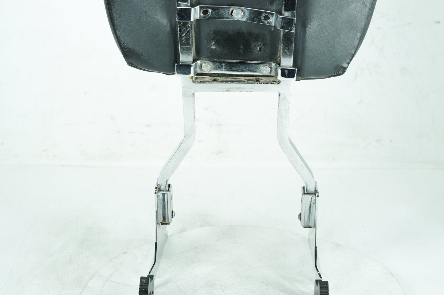 1999 - 2006 Harley-Davidson Softail Fat Boy Rear Sissy Bar w/ Backrest Cushion Pad  	52731-00