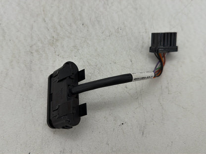 13 Harley Street Glide Touring FLHX OEM Dash Indicator Lamp Wire Plug 68789-96A