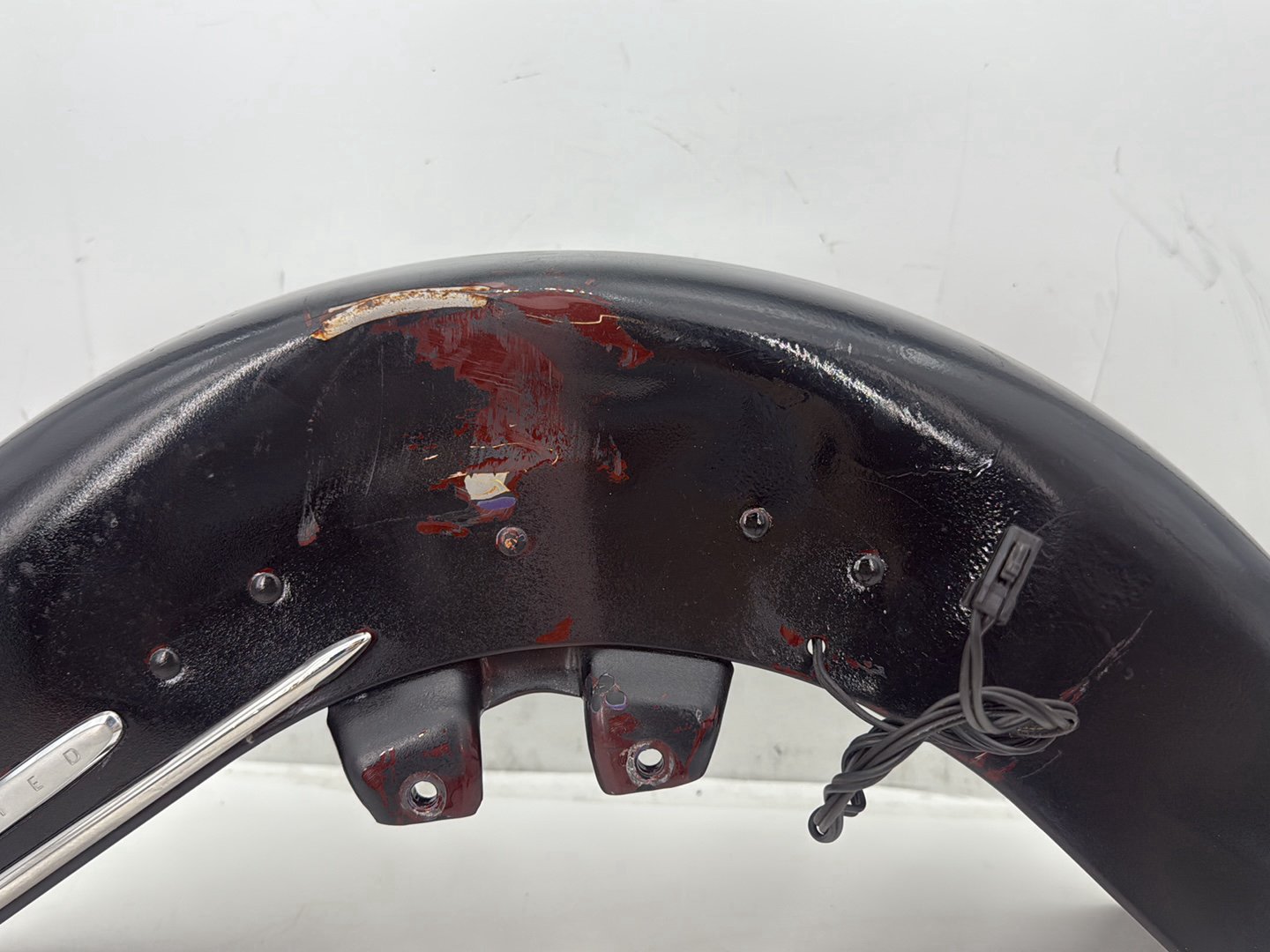 2011 Harley Electra Glide Ultra FLHTK OEM Front Wheel Fender Shell Panel