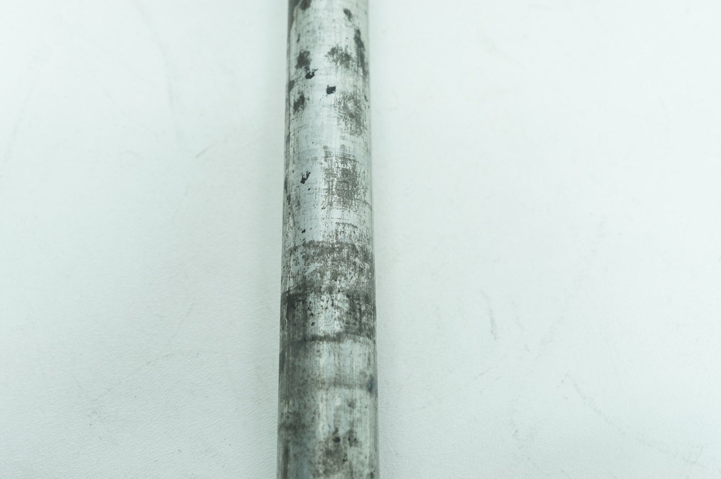 2007 - 2012 Harley-Davidson Touring Road Glide Rear Wheel Axle Bolt Shaft 41056-09
