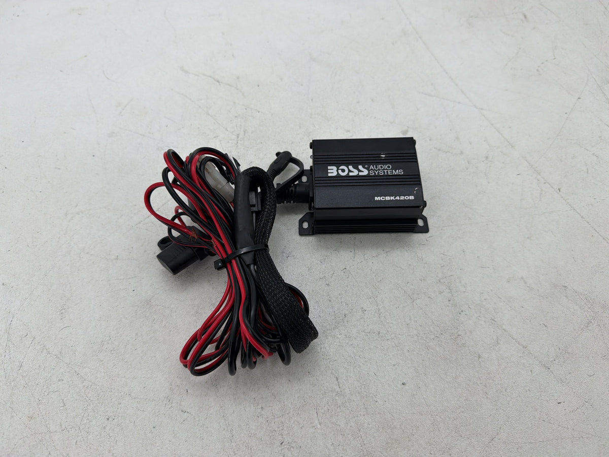 2004 Harley Road King Touring Classic OEM Radio Stereo Audio Sound Amplifier Amp