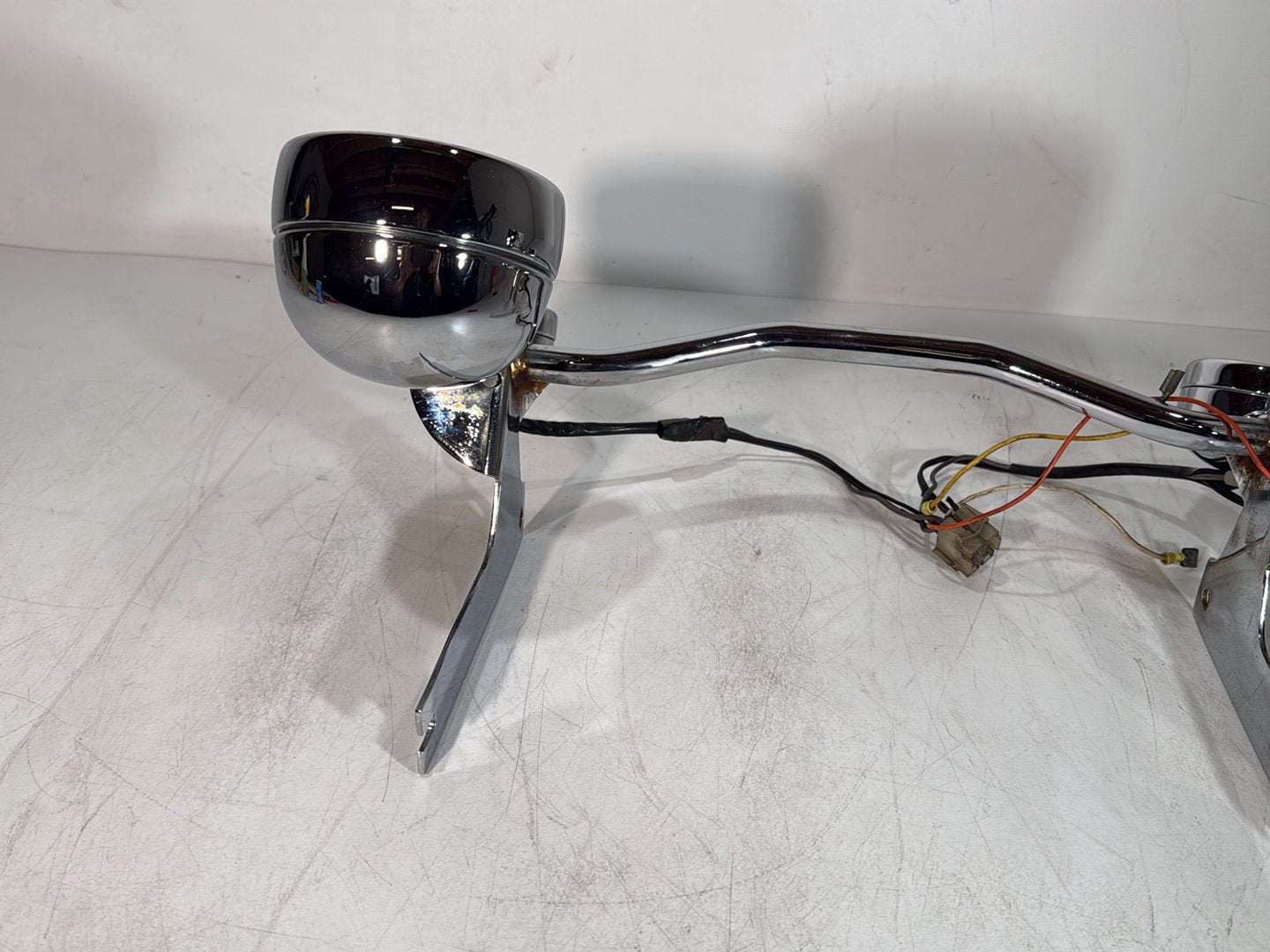 1984 - 1998 Harley-Davidson Touring Electra Glide Classic Front Turn Signal Indicators Aux Light Bar