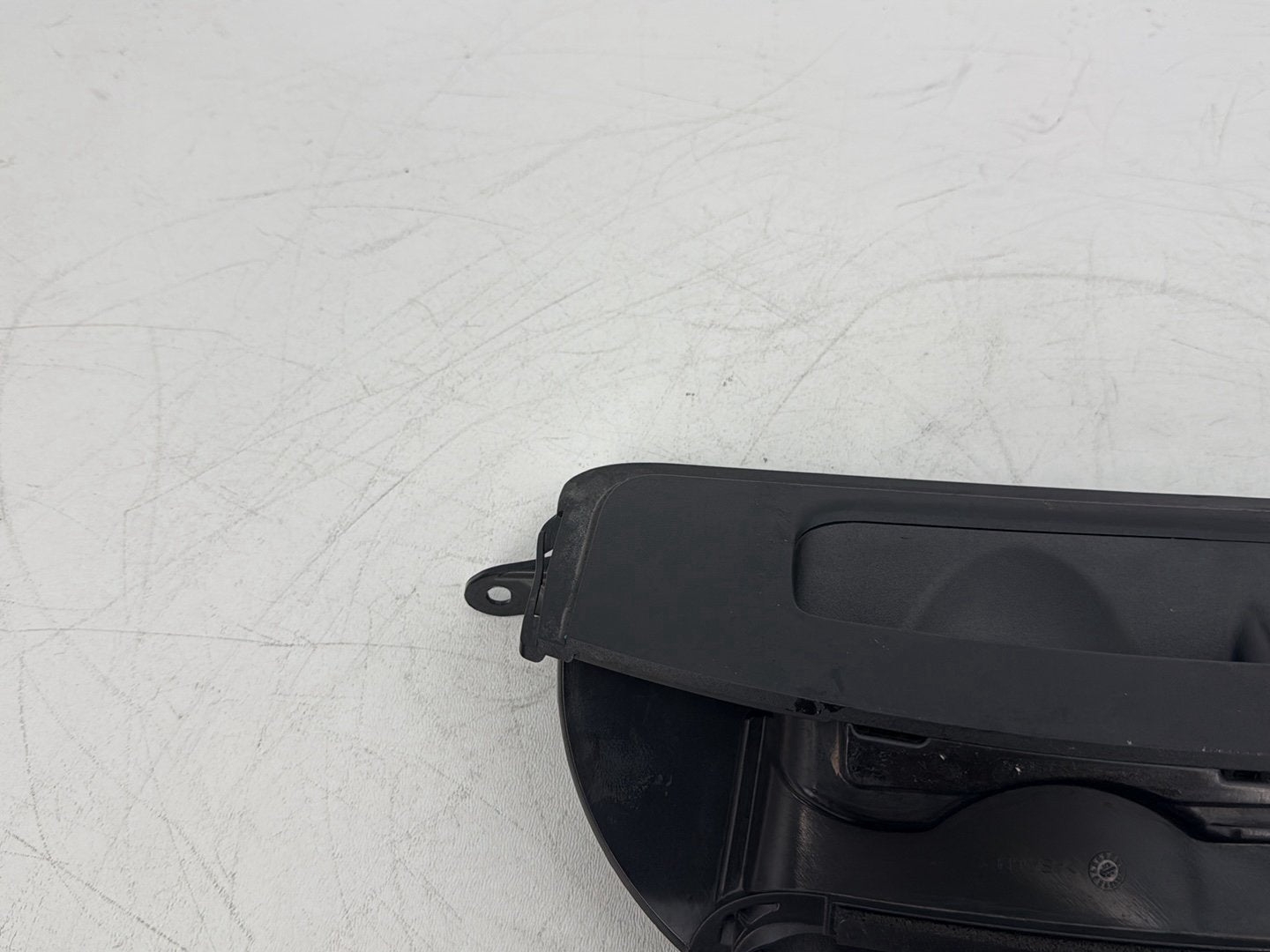 2015 Harley Touring FLHXS Street Glide OEM Front Inner Fairing Air Duct Vent