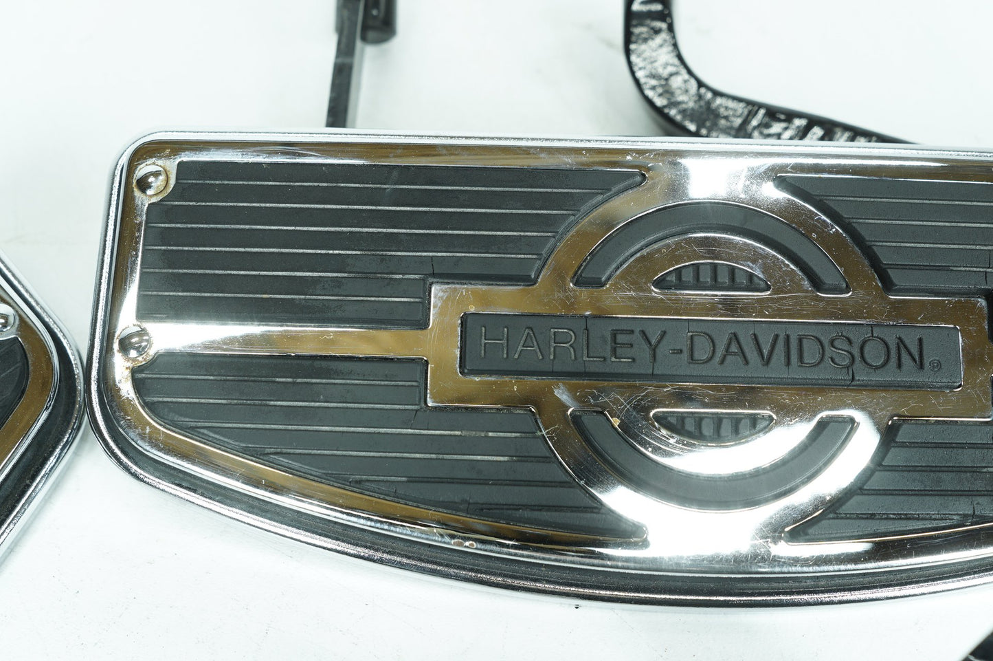 1999 - 2006 Harley-Davidson Touring Electra Glide Classic Left Right Driver & Pass Floorboard Foot Rest  	50621-79A