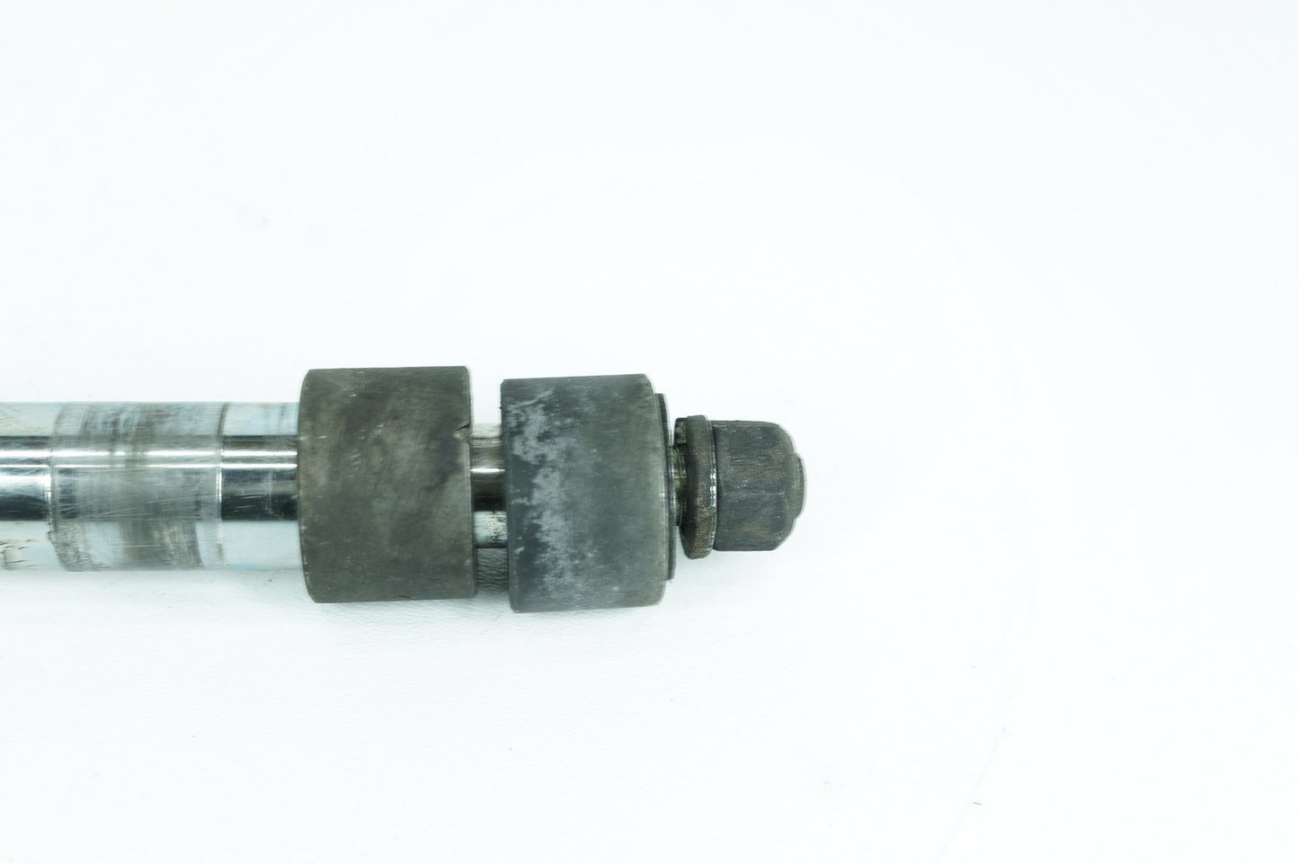 1999 - 2006 Harley-Davidson Touring Electra Glide Ultra Front Wheel Axle Bolt Shaft 43364-00