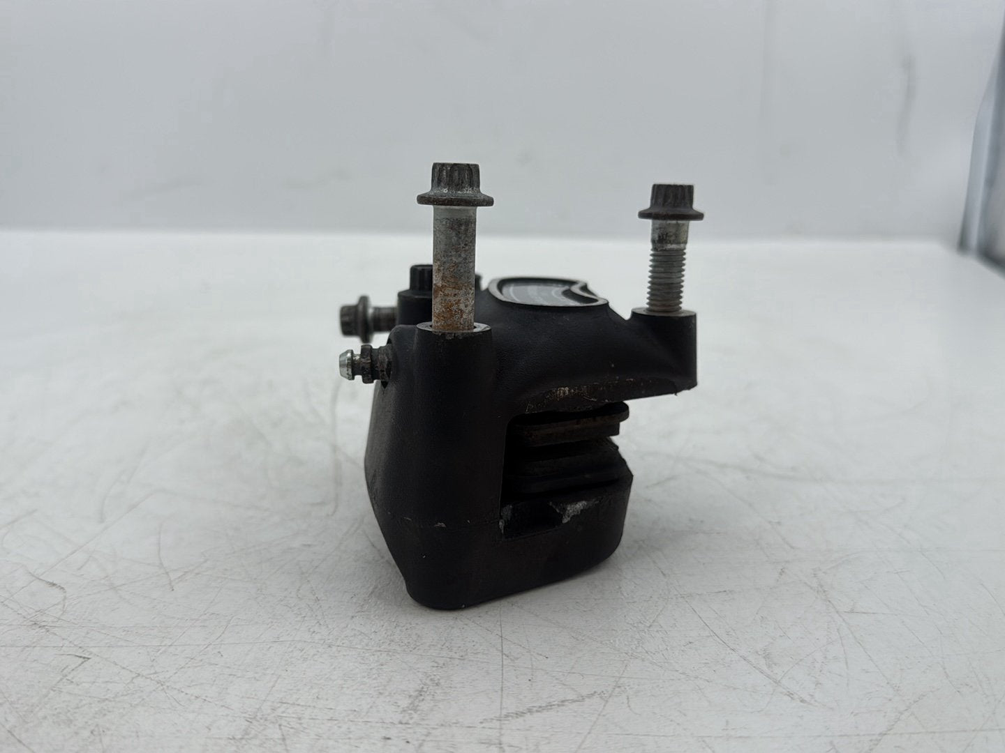 2007 Harley Touring FLHTCU Electra Glide Ultra OEM Front Left 1 Brake Caliper
