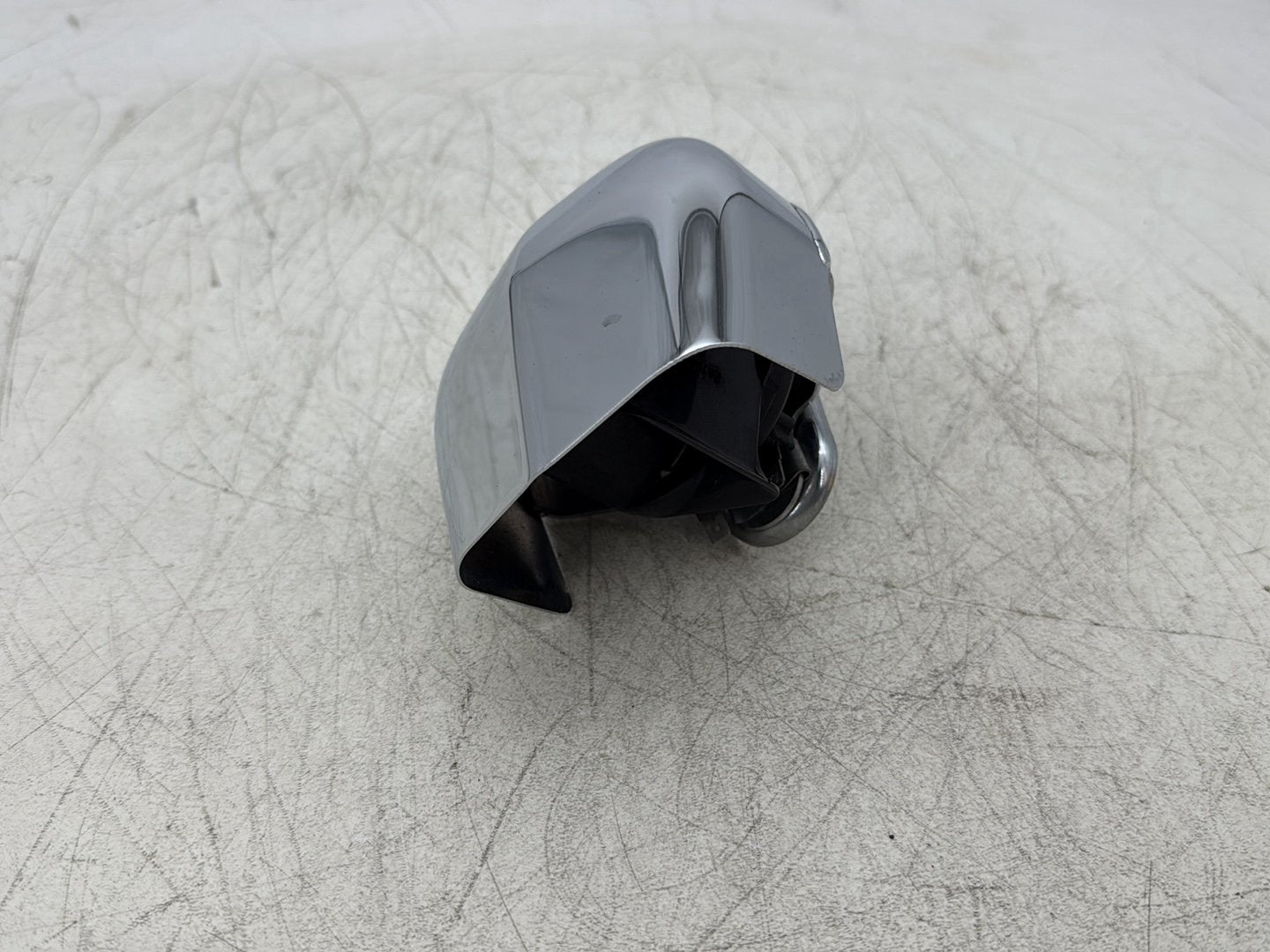 2007 Harley Dyna Street Bob FXDBI OEM Horn Signal Klaxon Chrome Cover