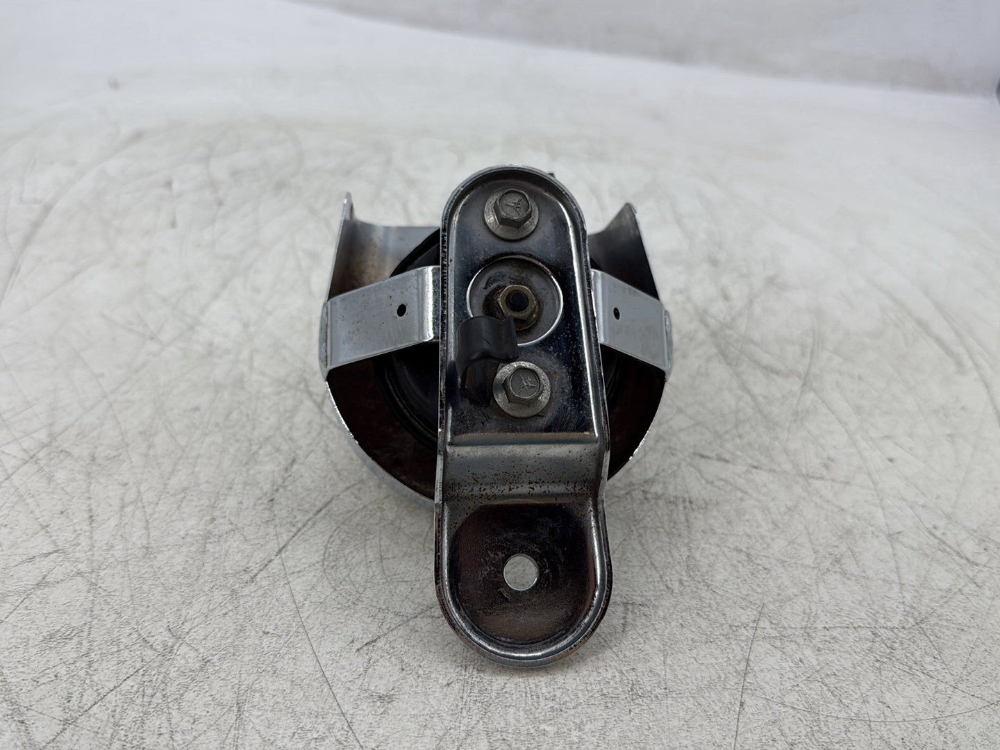 2007 Harley Dyna Street Bob FXDBI OEM Horn Signal Klaxon Chrome Cover