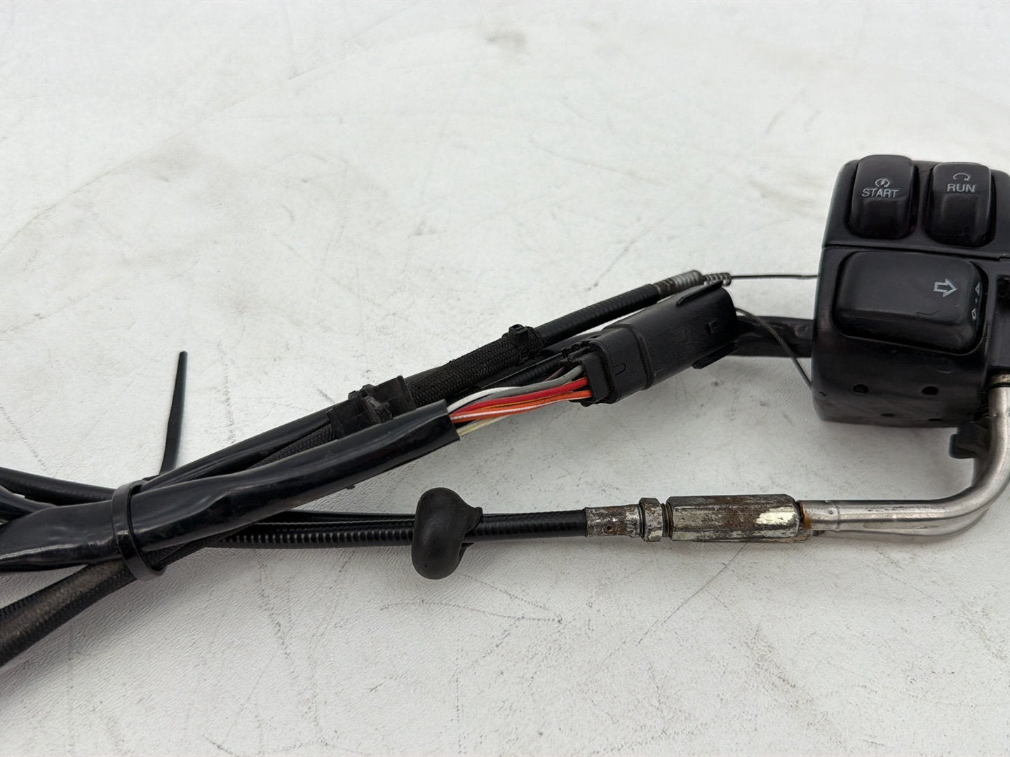 2007 - 2017 Harley-Davidson Dyna Super Glide Custom Right Engine Start Kill Switches Controls 71589-96B , 56421-06