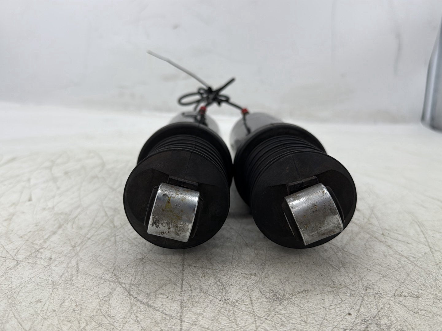 2004 Harley Road King Touring Custom FLHRSI OEM Rear Left Right Shock Absorbers