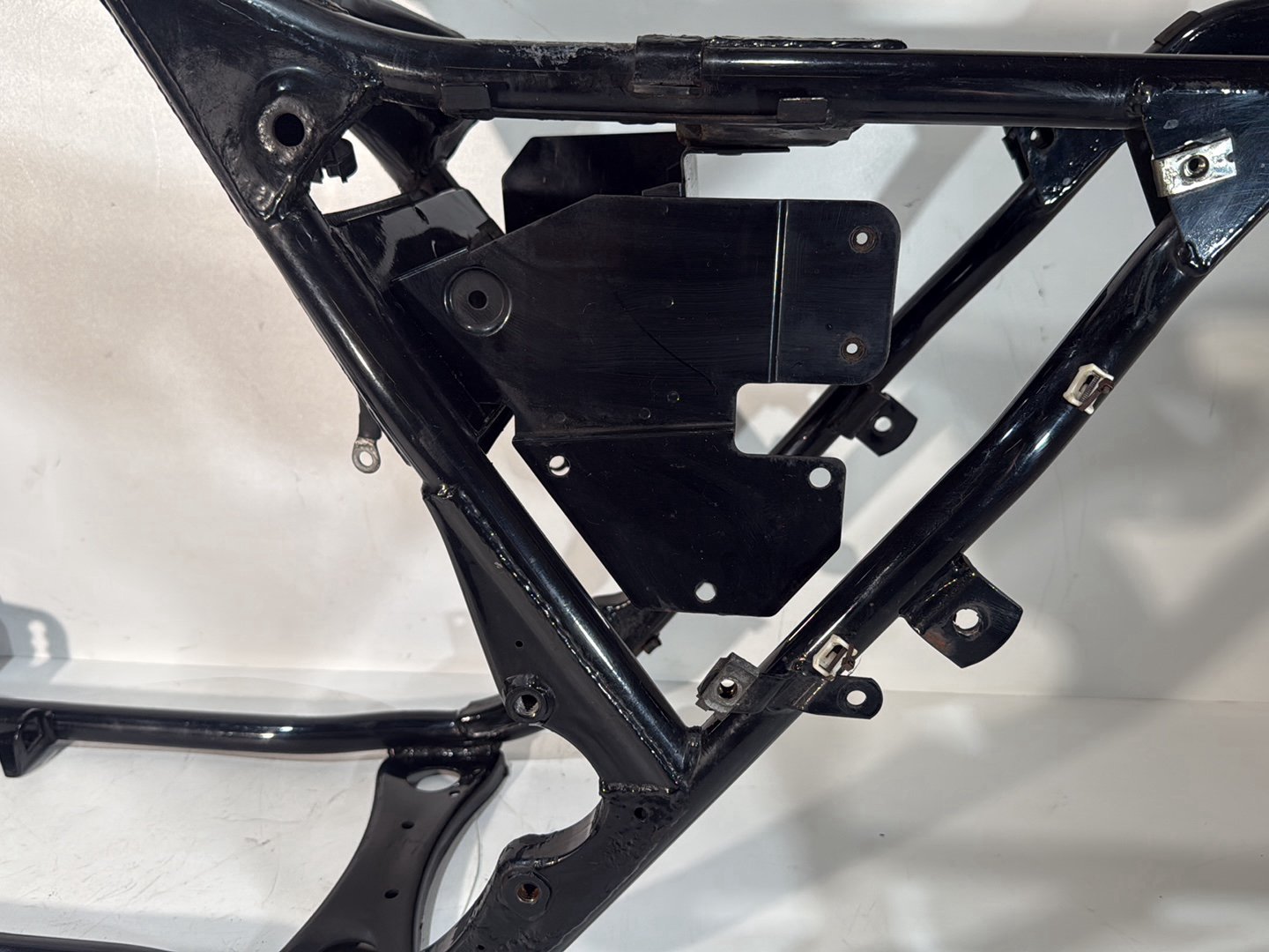1984 - 1998 Harley-Davidson Touring Electra Glide Classic Body Main Frame Chassis CLN CLR 47900-93B