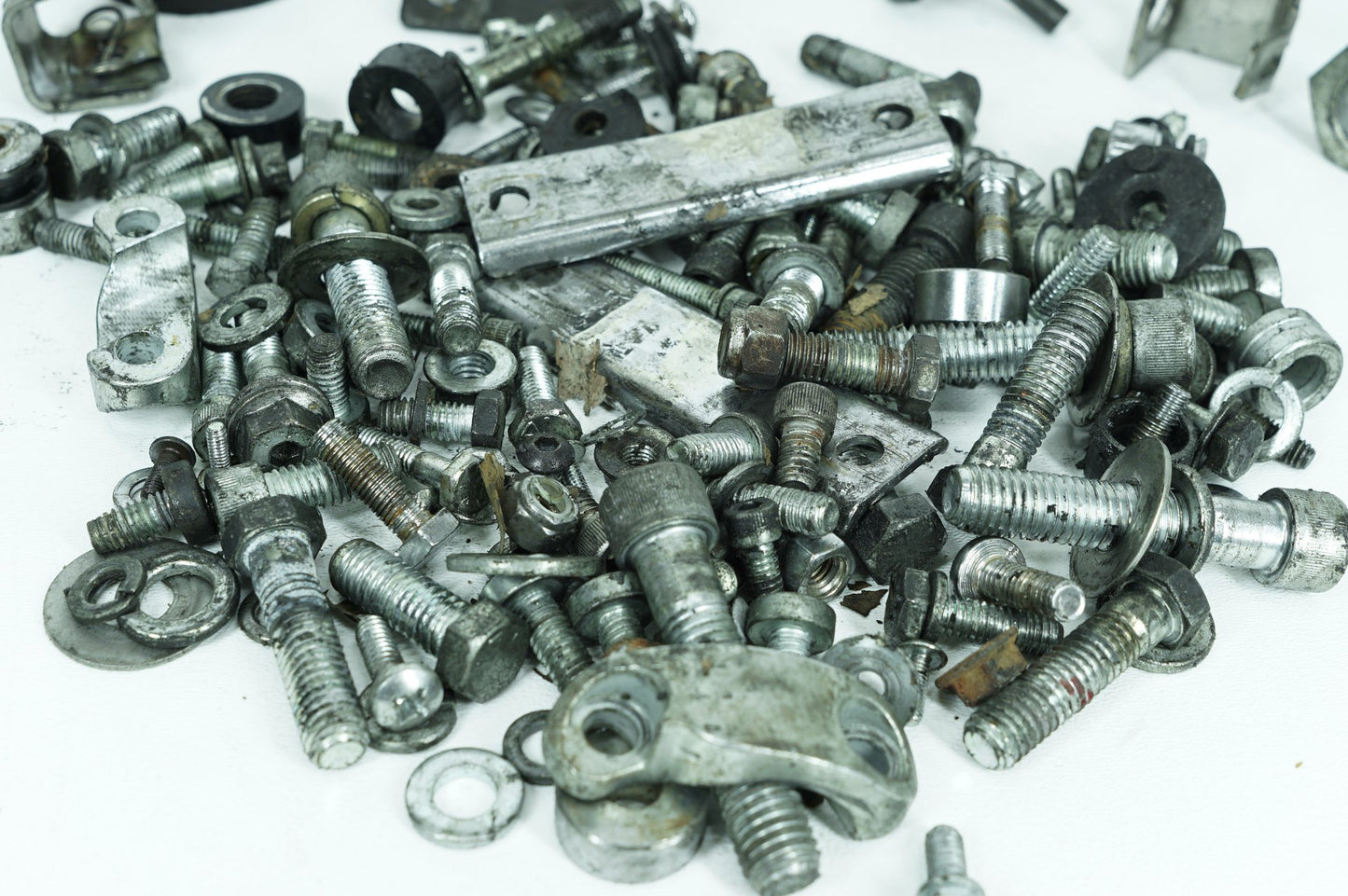 1999 - 2006 Harley-Davidson Touring Electra Glide Classic Hardware Bolts Nuts & Brackets