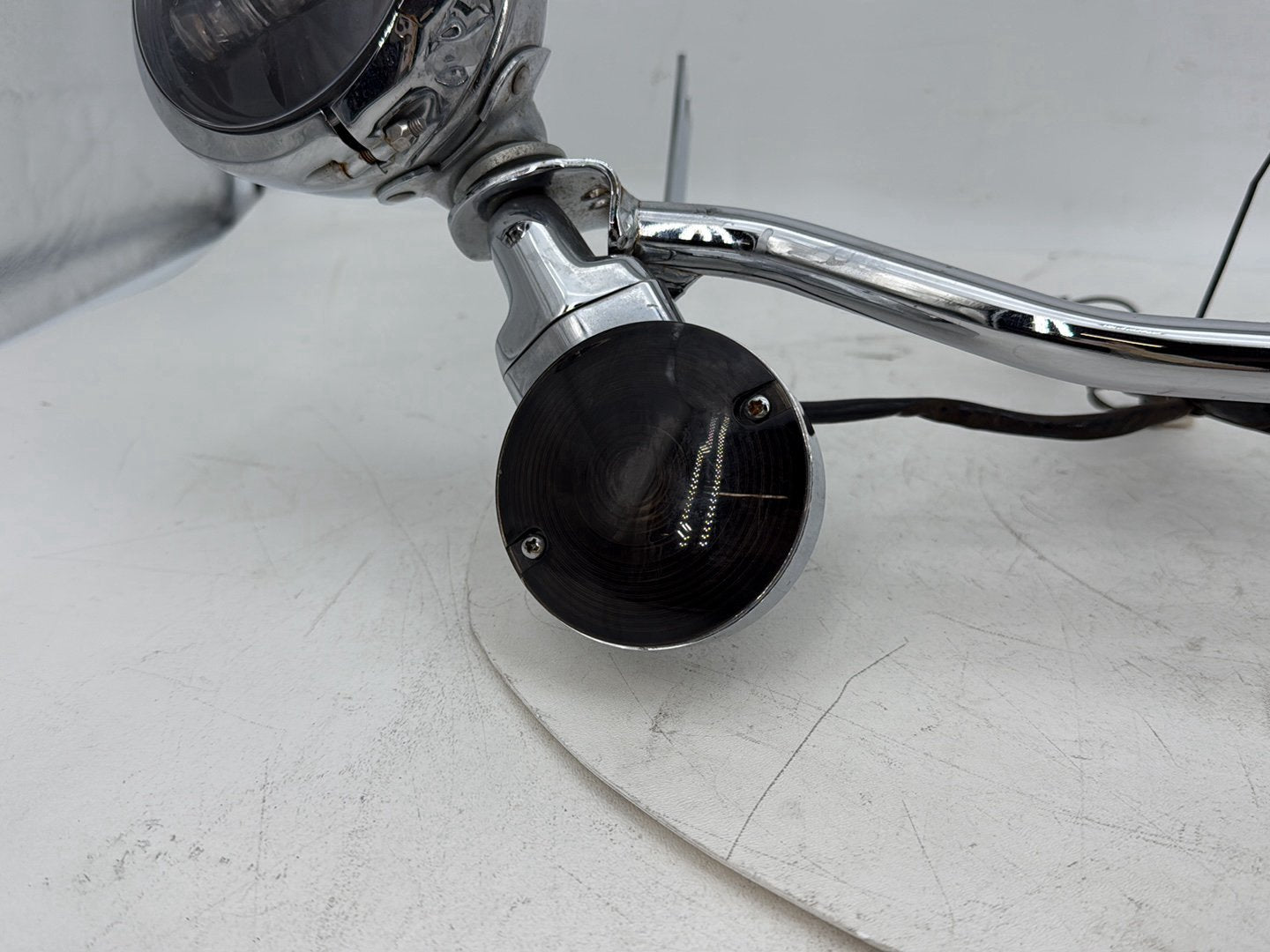 1999 - 2006 Harley-Davidson Touring Electra Glide Ultra Front Turn Signal Indicators Aux Light Bar 68712-94A