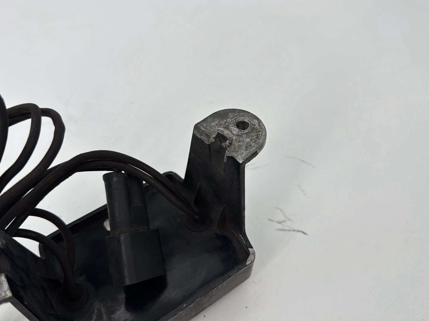 1999 - 2006 Harley-Davidson Touring Electra Glide Classic Voltage Regulator Rectifier   	74505-97A