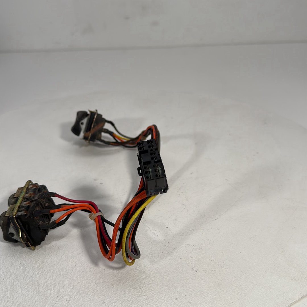 1999 - 2006 Harley-Davidson Touring Electra Glide Ultra  Inner Fairing Wire Wiring Harness Switch