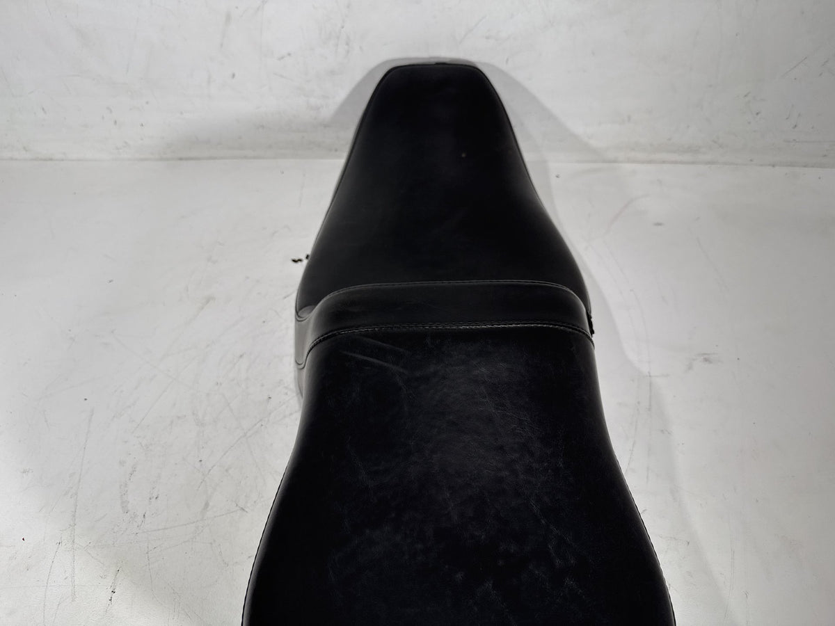2002 Harley Electra Glide Touring FLHT Passenger Driver Seat Saddle Le Pera