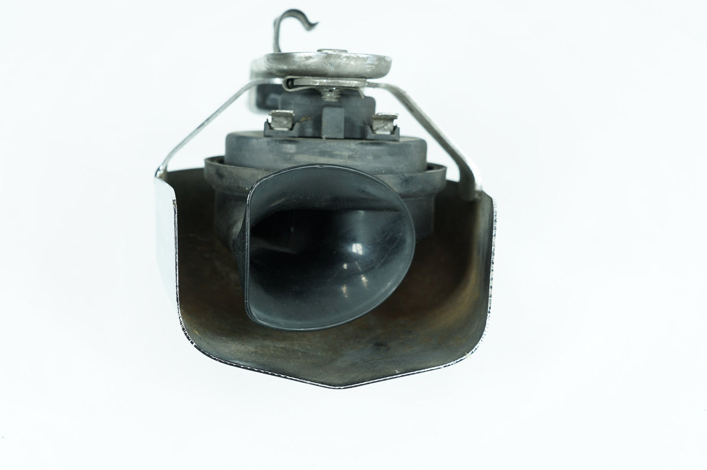 2007 - 2012 Harley-Davidson Softail Standard Horn Signal Klaxon Chrome Cover  	69060-90E