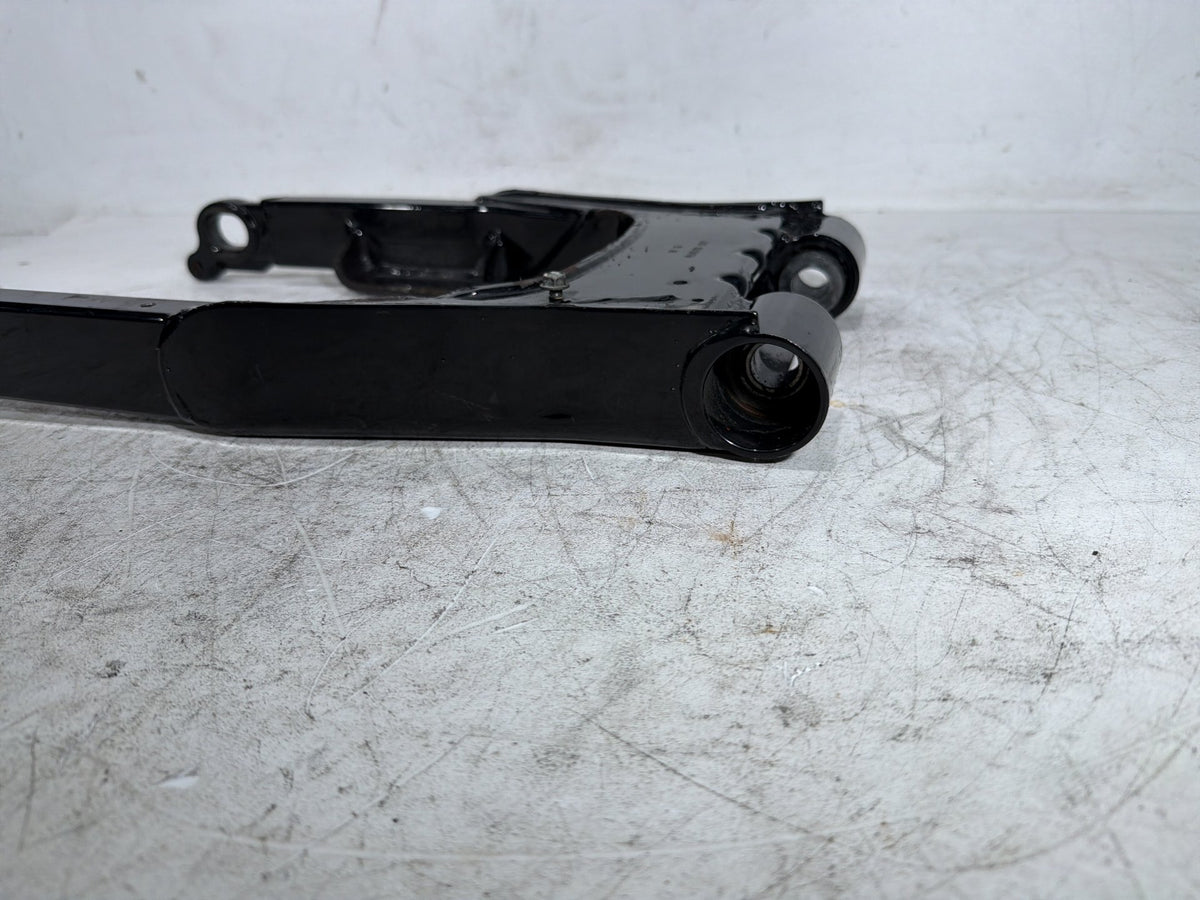 2004 Harley Electra Glide CVO Screamin Eagle OEM Rear Fork Swingarm Swing Arm