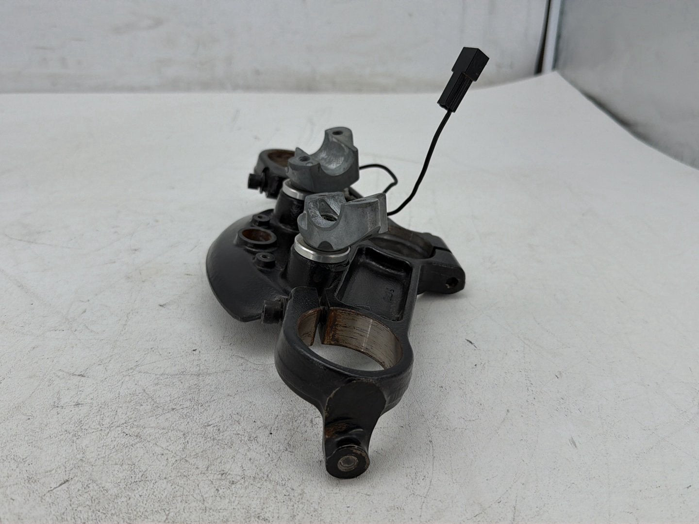 2014 Harley Street Glide Touring FLHXS OEM Front Fork Upper Triple Tree
